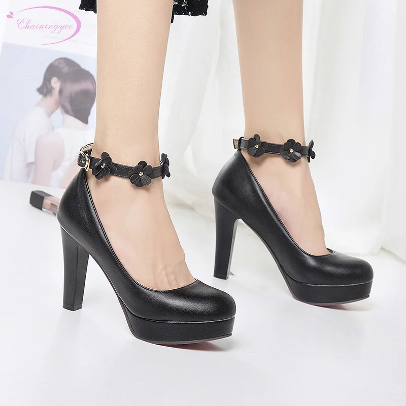 Chinese party style comfortable round toe pumps fashion flower belt buckle platform super high heel thick women shoes big size
Chinese party style comfortable round toe pumps fashion flower belt buckle platform super high heel thick women shoes big size