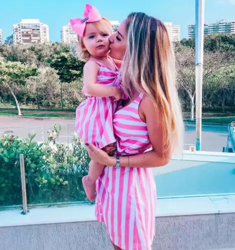 Family Matching Outfit Summer Clothes Mother Daughter Strped Dress Party Wedding Outfit Sleeveless Knot Dresses
Family Matching Outfit Summer Clothes Mother Daughter Strped Dress Party Wedding Outfit Sleeveless Knot Dresses