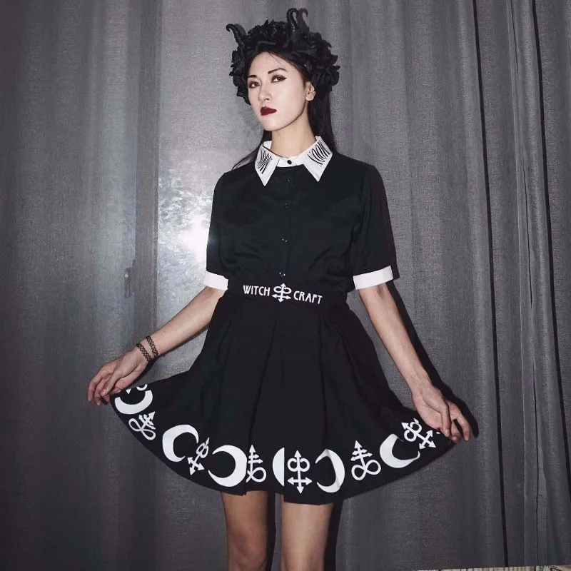 XXL gothic Moon Star Women's Skirt High Waist Punk Rock A-line Mini Skirt Craft Witch Moon Printed Harajuku Goth pleated skirt
XXL gothic Moon Star Women's Skirt High Waist Punk Rock A-line Mini Skirt Craft Witch Moon Printed Harajuku Goth pleated skirt