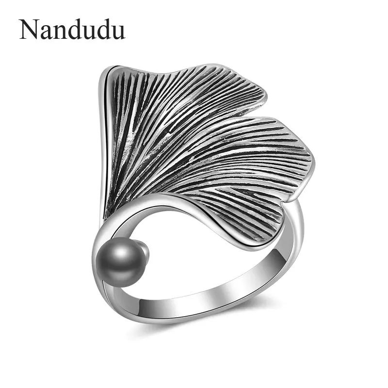 Nandudu NEW ARRIVAL Retro Silver Color Ginkgo Leaf Ring with Imitation Pearl Vintage Style Cocktail Rings Accessories Gift R2033
Nandudu NEW ARRIVAL Retro Silver Color Ginkgo Leaf Ring with Imitation Pearl Vintage Style Cocktail Rings Accessories Gift R2033