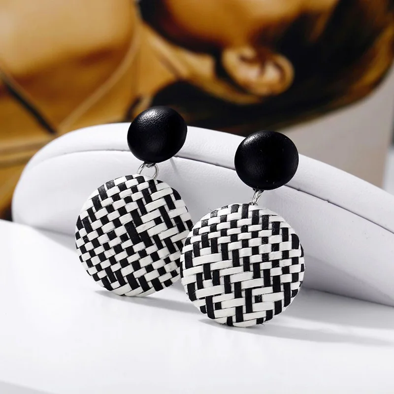 2019 Korean Wooden Straw Weave Rattan Vine Braid Earring Summer Beach Geometric Vintage Ethnic Circle Stud Earrings For Women
2019 Korean Wooden Straw Weave Rattan Vine Braid Earring Summer Beach Geometric Vintage Ethnic Circle Stud Earrings For Women