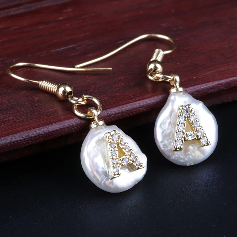 Hot Sale White Cubic Zirconia 26 A-Z Initial Letter Of Freshwater Pearl Gold Pendant Charm Dangle Earring For Women Jewelry Gift
Hot Sale White Cubic Zirconia 26 A-Z Initial Letter Of Freshwater Pearl Gold Pendant Charm Dangle Earring For Women Jewelry Gift