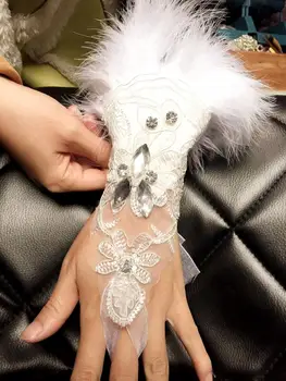 high quality The stage of hyperbole Dance show children wrist jewelry feathers white gloves adult female punk gloves
high quality The stage of hyperbole Dance show children wrist jewelry feathers white gloves adult female punk gloves