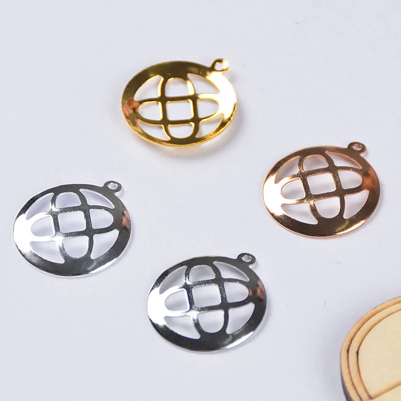 50pcs/lot copper material gold silver color Hollow Flower Jewelry Findings Link Connectors Pendant for bracelet DIY jewelry
50pcs/lot copper material gold silver color Hollow Flower Jewelry Findings Link Connectors Pendant for bracelet DIY jewelry