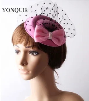 2020 Ladies pink fascinators top hats and bow accessories vogue hair clips wedding hats with dot mesh decor for party cocktail
2020 Ladies pink fascinators top hats and bow accessories vogue hair clips wedding hats with dot mesh decor for party cocktail