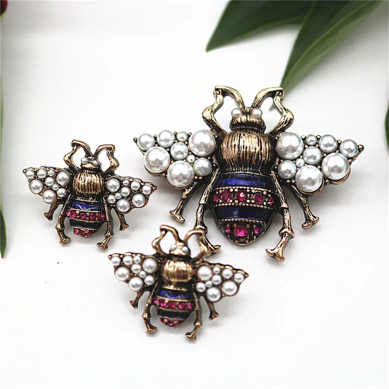 Europe and the United States retro alloy imitation pearl insects ladies brooch 925 pin silver earrings exquisite suit
Europe and the United States retro alloy imitation pearl insects ladies brooch 925 pin silver earrings exquisite suit