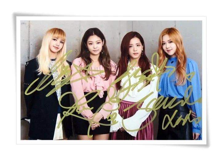 BLACKPINK Autographed with pen group photo picture 4*6inches freeshipping 11.2016 C
BLACKPINK Autographed with pen group photo picture 4*6inches freeshipping 11.2016 C