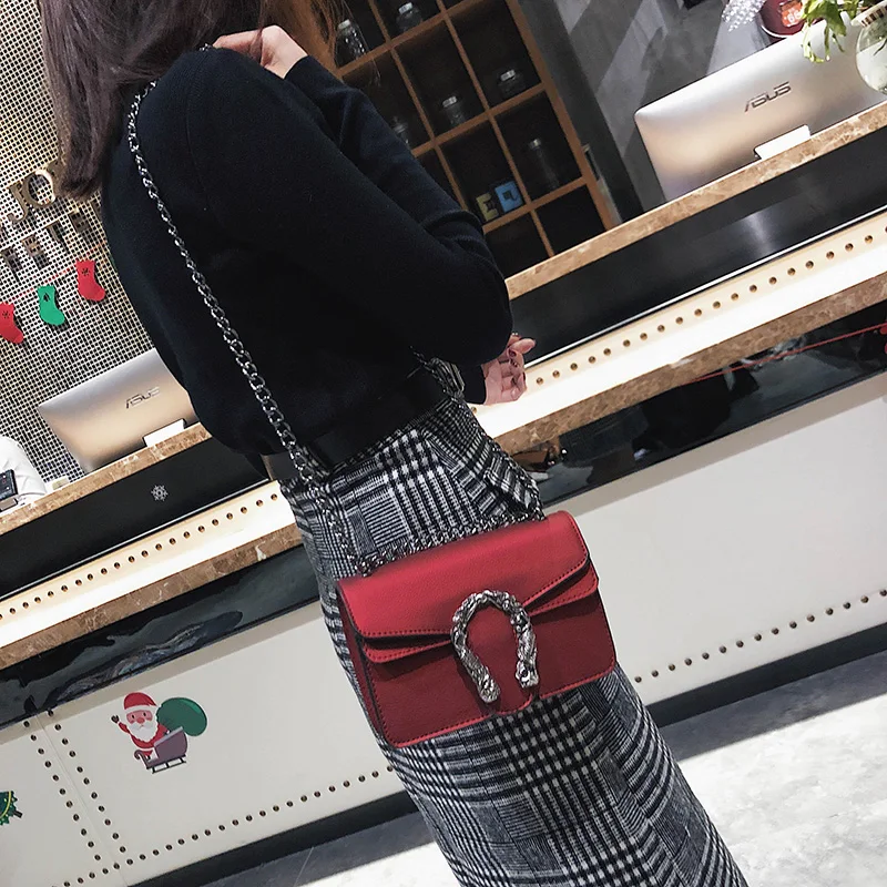 2018 Chains Women Shoulder Bags Small Black Fashion Women Bags Candlelight Leather Small Flap Bags Diagonal Lady Girls Handbags
2018 Chains Women Shoulder Bags Small Black Fashion Women Bags Candlelight Leather Small Flap Bags Diagonal Lady Girls Handbags