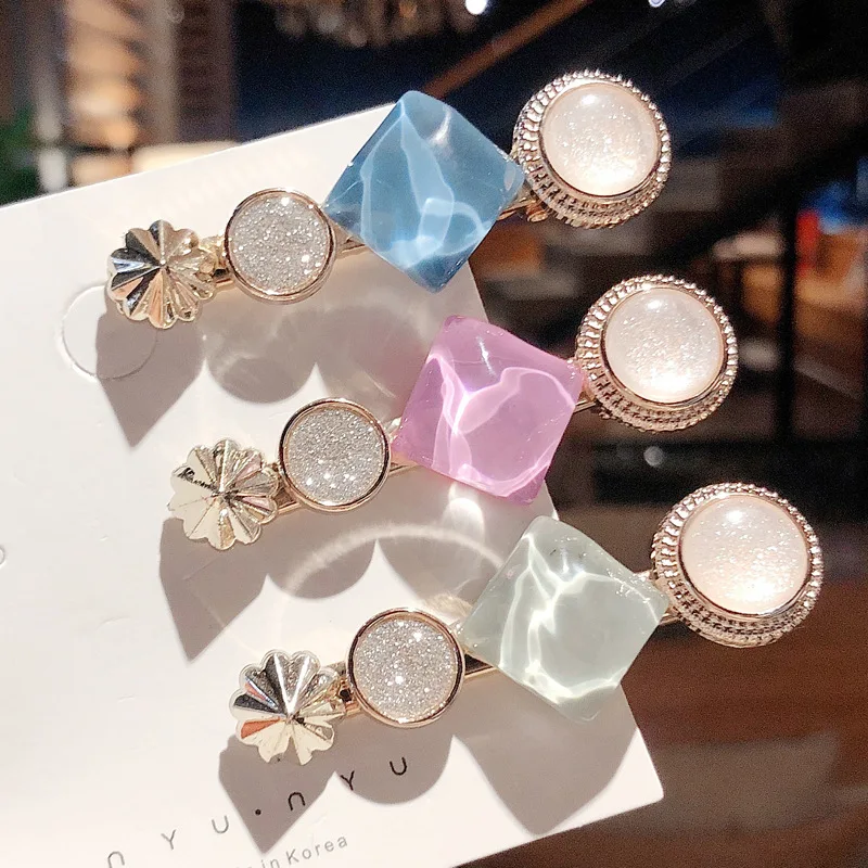 Fashion Crystal Hair Clips For Women Round Square Rhinestone Hairpins Barrettes Geometric Girls Hair Accessories Korean Style
Fashion Crystal Hair Clips For Women Round Square Rhinestone Hairpins Barrettes Geometric Girls Hair Accessories Korean Style