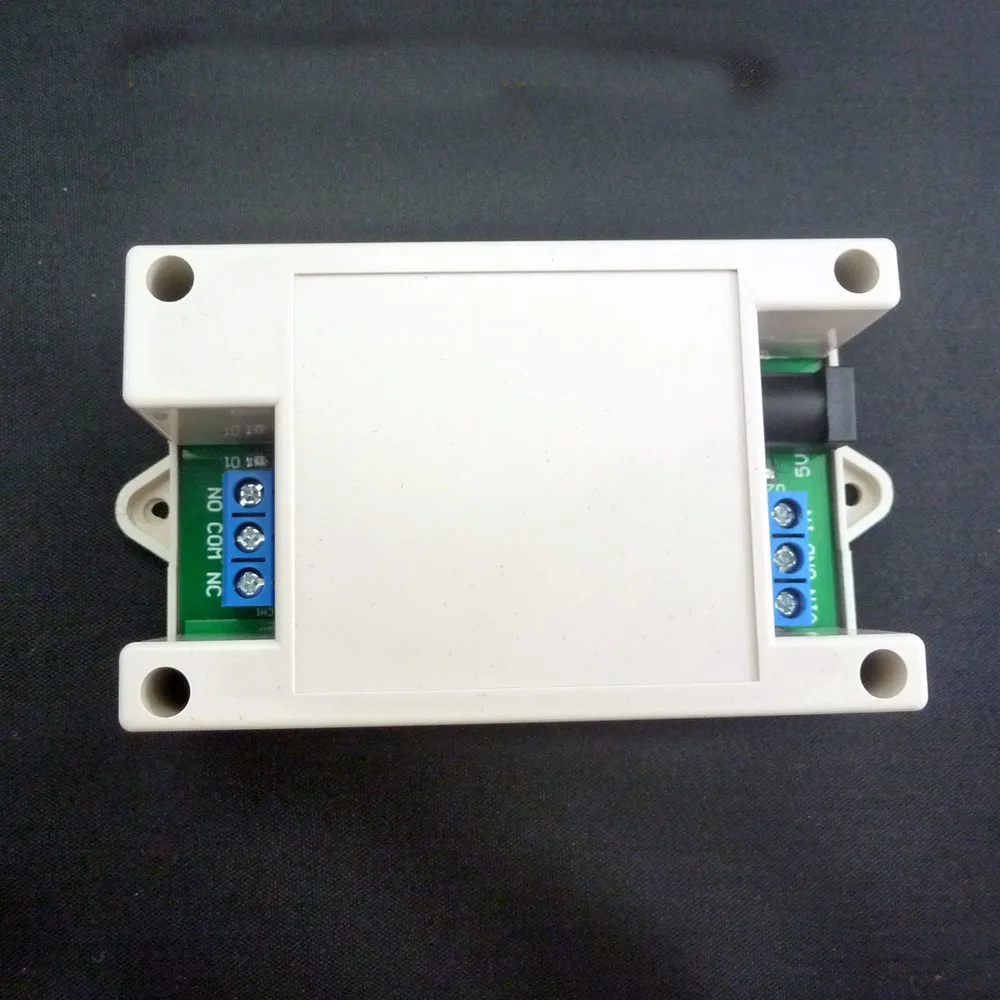 1 CH DC 5V 6V 9V 12V 15V 24V Bluetooth-compatible Relay Module Android APP Mobile Phone Remote Control
1 CH DC 5V 6V 9V 12V 15V 24V Bluetooth-compatible Relay Module Android APP Mobile Phone Remote Control