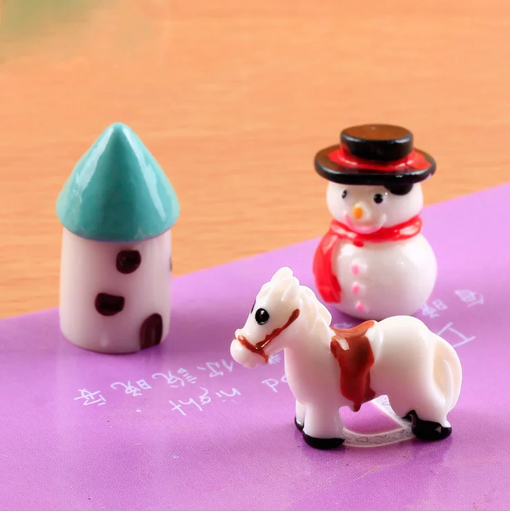 3pcs/set Snowman Horse Castle Figure decorative mini fairy garden statue miniature micro landscape decoration resin
3pcs/set Snowman Horse Castle Figure decorative mini fairy garden statue miniature micro landscape decoration resin