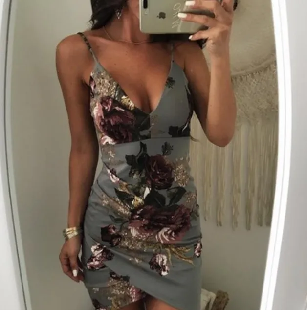 Sexy Floral Printing Sling Dress Ladies Tight Backless Dress Vestido Women Summer 2018 Casual Slim Skinny Fashion Dames Jurken
Sexy Floral Printing Sling Dress Ladies Tight Backless Dress Vestido Women Summer 2018 Casual Slim Skinny Fashion Dames Jurken