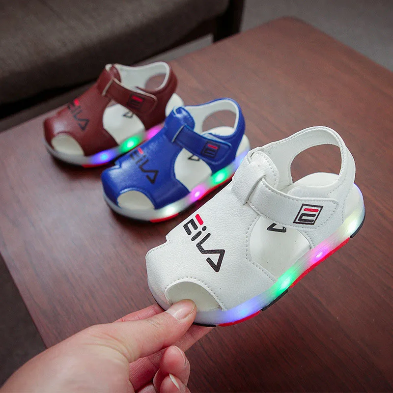 Cool LED lighting New brand fashion children sandals hot sales fashion kids shoes sneakers excellent summer boys girls shoes
Cool LED lighting New brand fashion children sandals hot sales fashion kids shoes sneakers excellent summer boys girls shoes