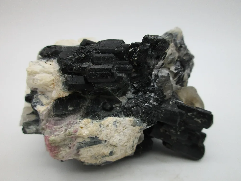 136g Unique Natural Terminated Black Schorl Tourmaline Crystal Rock Natural Stones Minerals Home Decoration student Collection
136g Unique Natural Terminated Black Schorl Tourmaline Crystal Rock Natural Stones Minerals Home Decoration student Collection