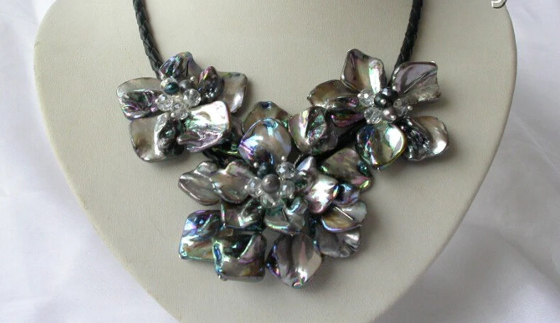 >>>>classic baroque freshwater cultured pearl shell flower leather necklace h968
>>>>classic baroque freshwater cultured pearl shell flower leather necklace h968