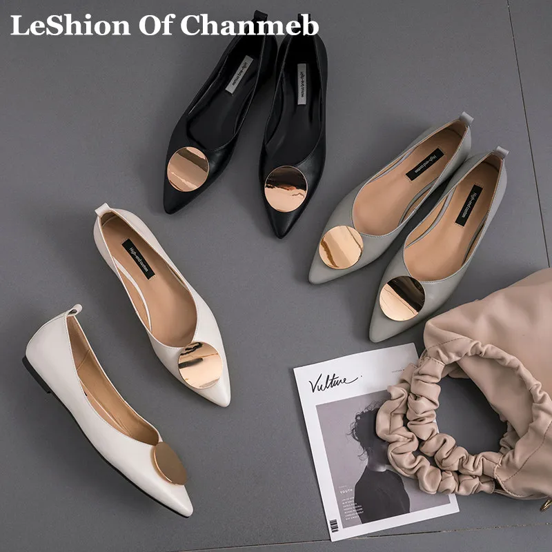Women's 2019 New Fashion Golden Metal Round Buckle Espadrilles Ladies Slip ons Ballet Flats Black White Casual Shoes Female Flat
Women's 2019 New Fashion Golden Metal Round Buckle Espadrilles Ladies Slip ons Ballet Flats Black White Casual Shoes Female Flat