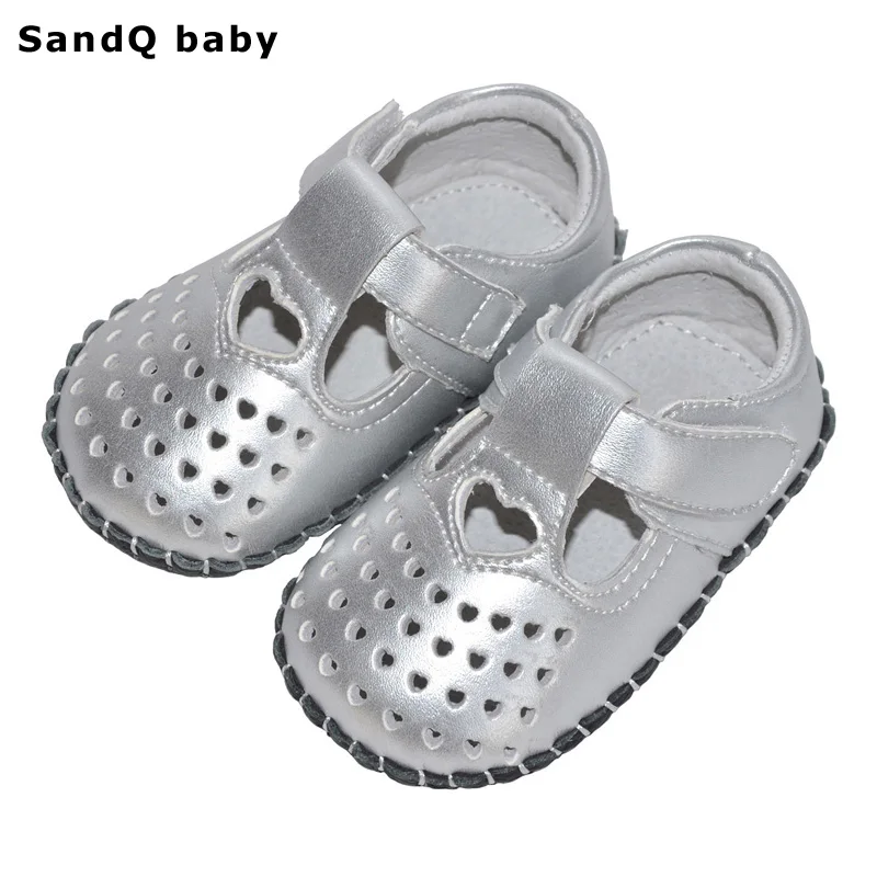 Baby Girls Sandals 2017 New Heart-Shaped First Walkers Hollow Out Baby Sandals Soft Sole Infant Crib Shoe T-tied Toddler Shoes
Baby Girls Sandals 2017 New Heart-Shaped First Walkers Hollow Out Baby Sandals Soft Sole Infant Crib Shoe T-tied Toddler Shoes