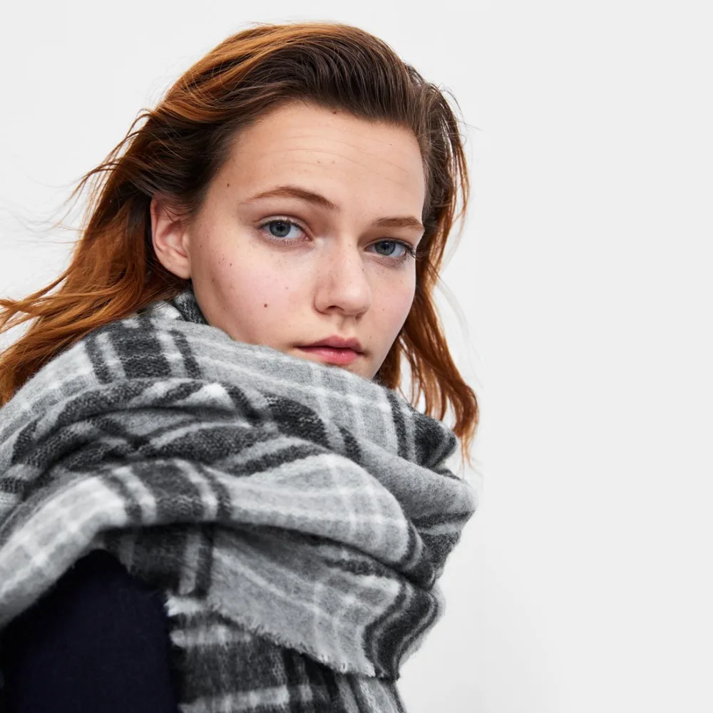 2018 imitated cashmere scarves women grey check plaid acrylic blanket scarf female winter thick warm shawl wraps brand scarf
2018 imitated cashmere scarves women grey check plaid acrylic blanket scarf female winter thick warm shawl wraps brand scarf