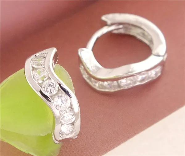 SHUANGR Fashion Hollow Silver Color Hoop Earrings For Women Clear Cubic Zirconia Crystal Around Jewelry For Femme
SHUANGR Fashion Hollow Silver Color Hoop Earrings For Women Clear Cubic Zirconia Crystal Around Jewelry For Femme