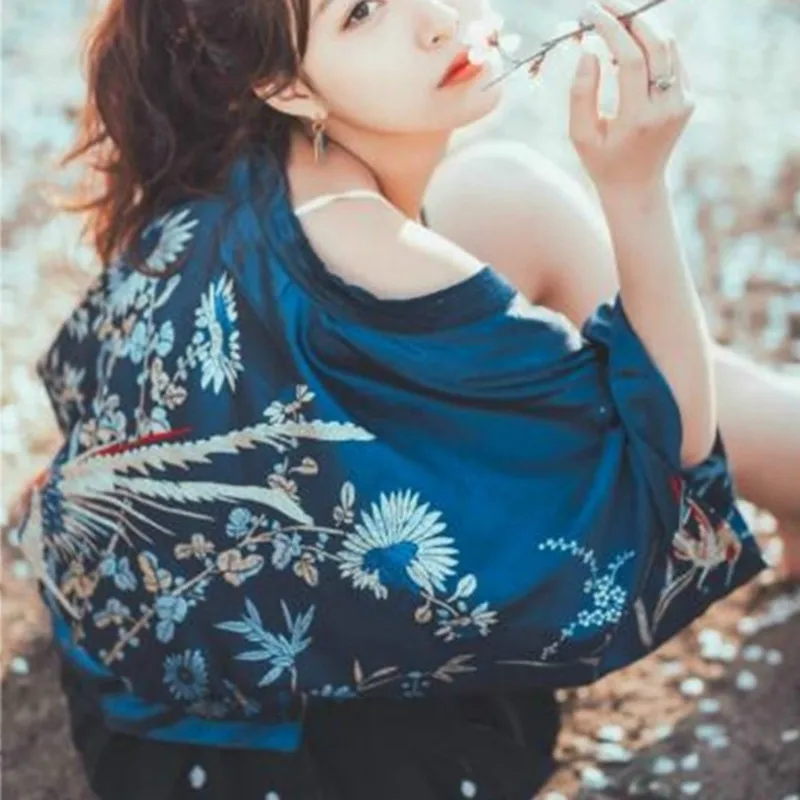 Harajuku Japanese Kimono Phoenix Printed Bat Sleeve Cardigan Loose Batwing Sleeved Sun Protection Women Blouse 2018 Summer New
Harajuku Japanese Kimono Phoenix Printed Bat Sleeve Cardigan Loose Batwing Sleeved Sun Protection Women Blouse 2018 Summer New