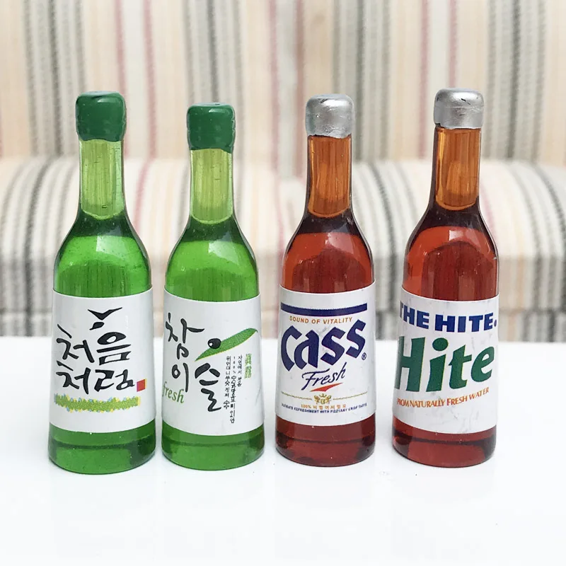 4pcs/set 1/12 Scale Kitchen Dining Drink Miniature Wine Bottles Dollhouse Food Dolls Accessories Play Food Toy 
4pcs/set 1/12 Scale Kitchen Dining Drink Miniature Wine Bottles Dollhouse Food Dolls Accessories Play Food Toy