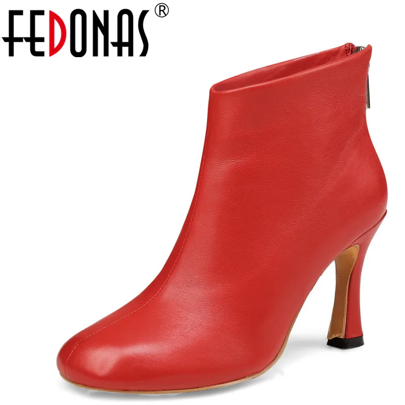 FEDONAS Fashion Women Ankle Boots Genuine Leather High Heels Shoes Autumn Winter Warm Round Toe Office Lady Zipper Shoes Woman
FEDONAS Fashion Women Ankle Boots Genuine Leather High Heels Shoes Autumn Winter Warm Round Toe Office Lady Zipper Shoes Woman