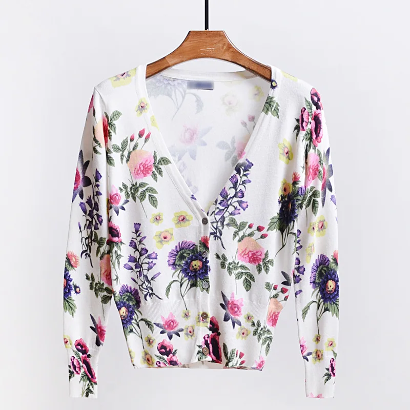 Women 's sweaters flower pattern printing rural wind cardigan sweaters of autumn and winter 2017 new knit sweater
Women 's sweaters flower pattern printing rural wind cardigan sweaters of autumn and winter 2017 new knit sweater