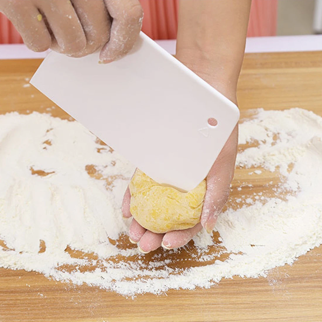 Kitchen Cutter Cake Spatulas Cake Pastry Spatulas Butter Scraper Trapezoidal Scraper Cake Tools Plastic Dough Scraper
Kitchen Cutter Cake Spatulas Cake Pastry Spatulas Butter Scraper Trapezoidal Scraper Cake Tools Plastic Dough Scraper