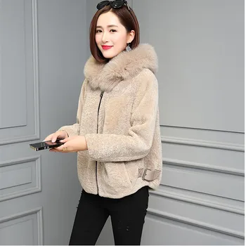 Faux sheepskin short paragraph fox fur collar female 2017 winter new hooded wool fur coat
Faux sheepskin short paragraph fox fur collar female 2017 winter new hooded wool fur coat