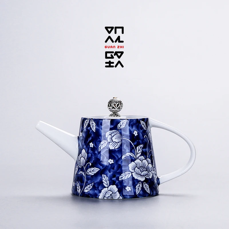 Jingdezhen blue and white porcelain kettle, kung fu tea set painted celadon tea making device retro filter household ceramic
Jingdezhen blue and white porcelain kettle, kung fu tea set painted celadon tea making device retro filter household ceramic