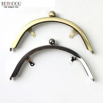 10pcs/lot 19cm Semicircle Purse Frame Metal Kiss Clasp Lock Smooth Metal Frame Purse DIY Handle Coins Bag Accessories
10pcs/lot 19cm Semicircle Purse Frame Metal Kiss Clasp Lock Smooth Metal Frame Purse DIY Handle Coins Bag Accessories