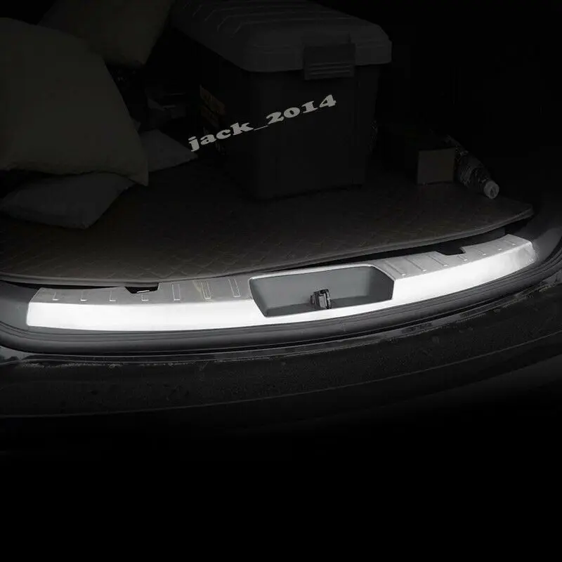 Защитная накладка на внутренний бампер из нержавеющей стали для Ford Explorer 2011-2018
Защитная накладка на внутренний бампер из нержавеющей стали для Ford Explorer 2011-2018