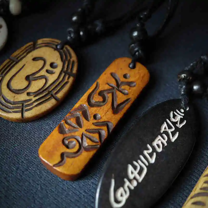 Tibet Yak Bone Hand Carved Amulet Totem Pendants Chain Necklace for Man Mix 50pcs lot Free Ship
Tibet Yak Bone Hand Carved Amulet Totem Pendants Chain Necklace for Man Mix 50pcs lot Free Ship