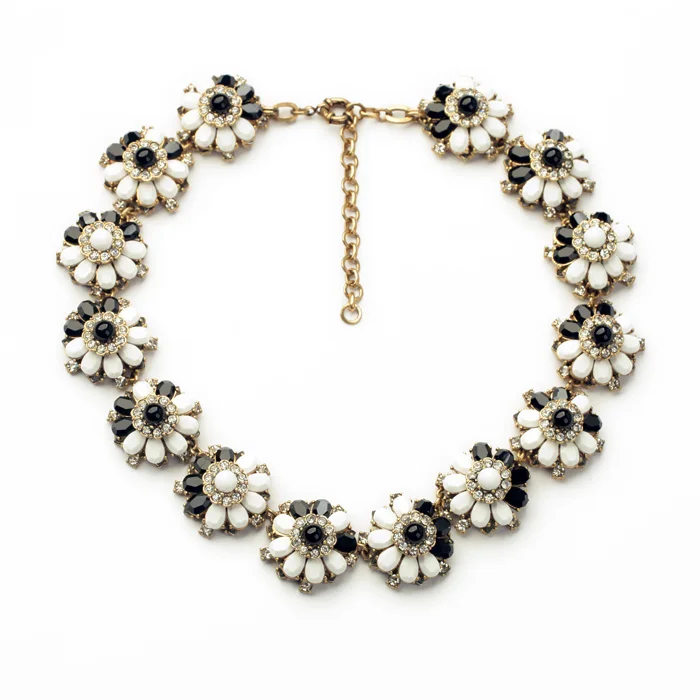 Bulk Price Classic Elegant Women Gift Acrylic Glass Flower Shiny Gold Color Choker Necklace
Bulk Price Classic Elegant Women Gift Acrylic Glass Flower Shiny Gold Color Choker Necklace