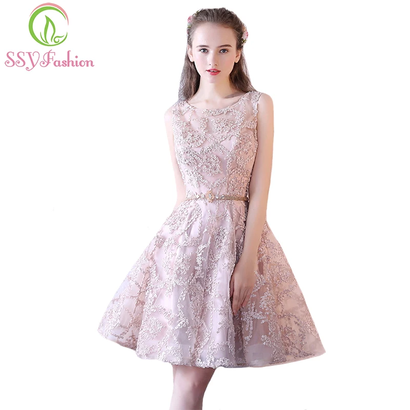 SSYFashion New Sweet Nude Color Lace Sleeveless Cocktail Dress The Bride Banquet Elegant Short Party Gown Robe De Soiree 
SSYFashion New Sweet Nude Color Lace Sleeveless Cocktail Dress The Bride Banquet Elegant Short Party Gown Robe De Soiree