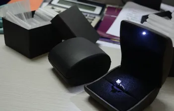 High Quality 100pcs Black PU Leather LED Lighting Ring Box For Making Romantic Proposal,Led Light Ring Gift Box For Wedding
High Quality 100pcs Black PU Leather LED Lighting Ring Box For Making Romantic Proposal,Led Light Ring Gift Box For Wedding