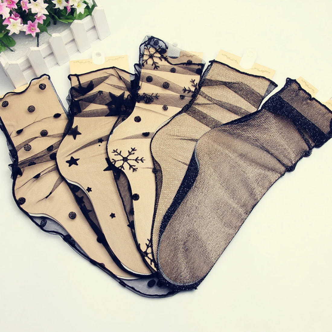 Summer Sexy Retro Lace Floral Mesh Women Girl Socks Elastic Fashion Lady Soft Short Socks Female Crystal Silk Ultrathin sock
Summer Sexy Retro Lace Floral Mesh Women Girl Socks Elastic Fashion Lady Soft Short Socks Female Crystal Silk Ultrathin sock