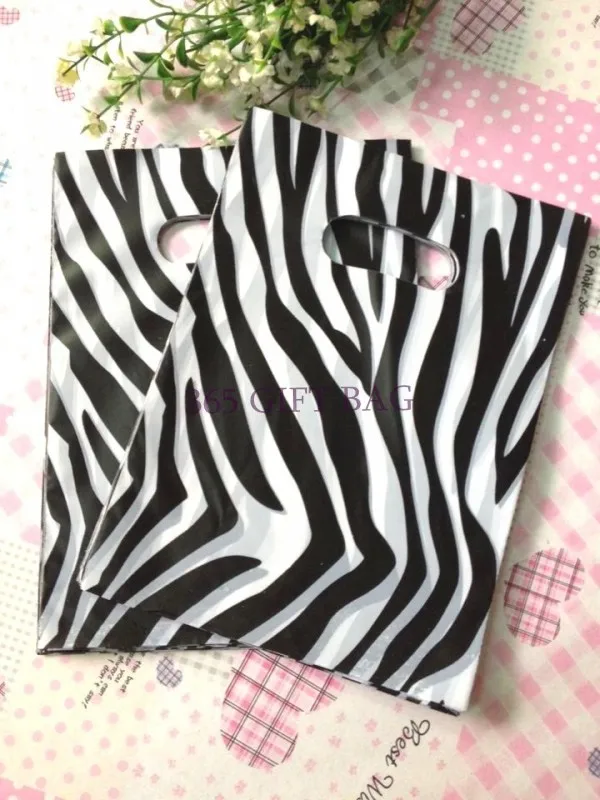 

Wholesale 500pcs/lot 15x20cm Black Zebra Stripes Plastic Gift Bag For Boutique Wedding Gift Packaging Bag Plastic Shopping Bags
