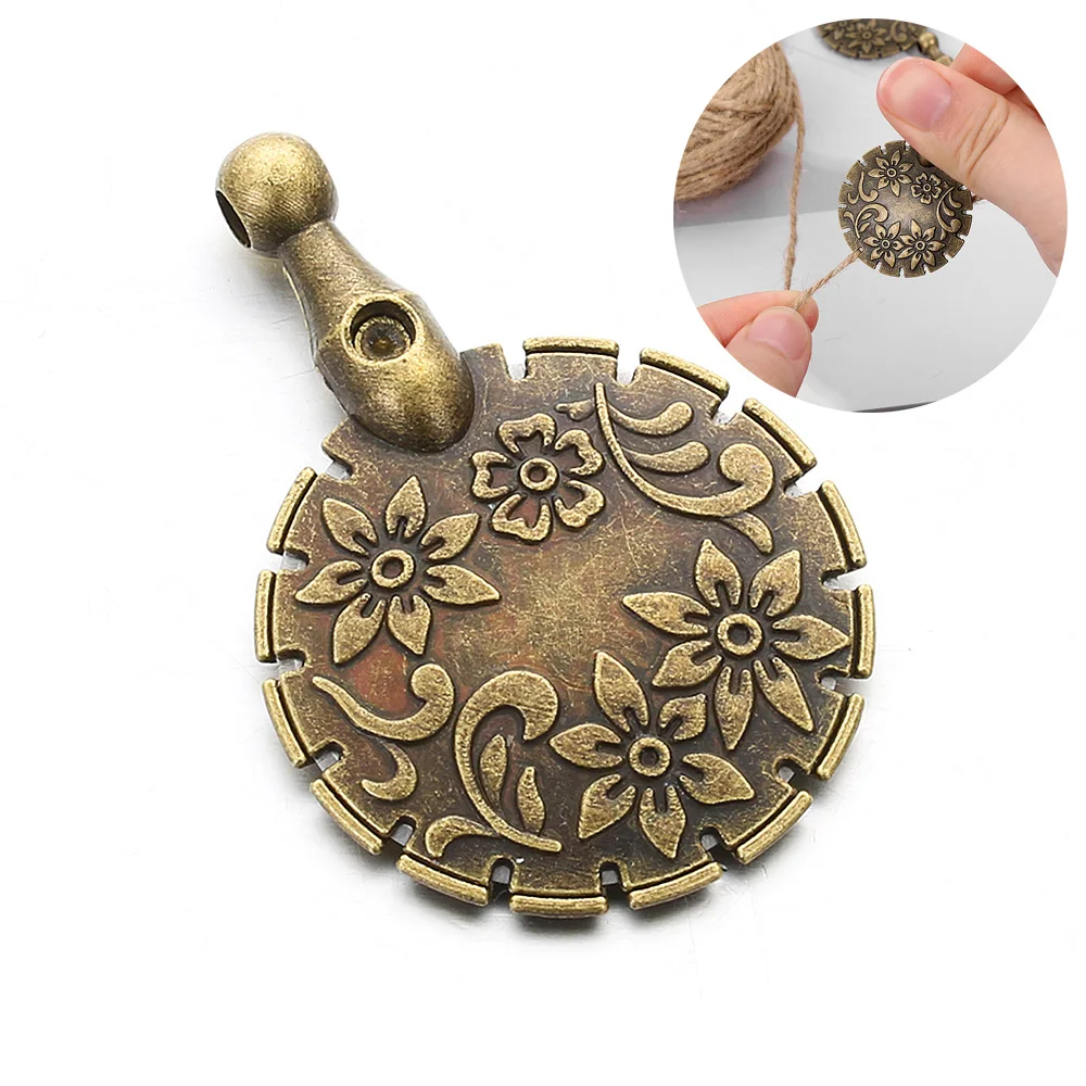 1pc Retro Pendant Broken Rope Cut Slice Thread Cutter Disconnector Take-up DIY Sewing Tools Wire cutter Cross stitch Tools
1pc Retro Pendant Broken Rope Cut Slice Thread Cutter Disconnector Take-up DIY Sewing Tools Wire cutter Cross stitch Tools