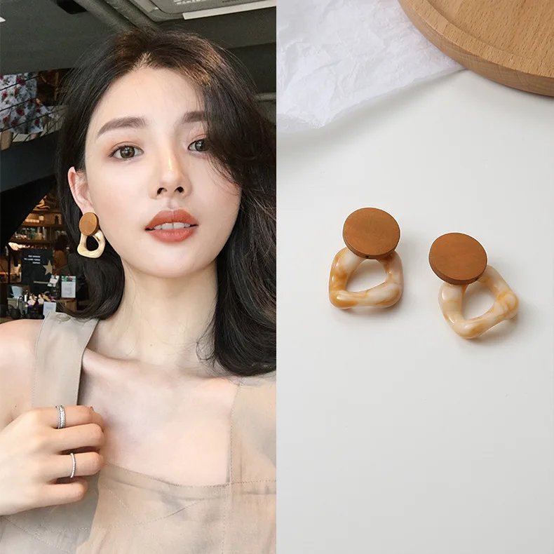 Fashion Simple Hollow Irregular Wood light brown Acrylic Drop Earrings For Women Party Jewelry pendientes brincos
Fashion Simple Hollow Irregular Wood light brown Acrylic Drop Earrings For Women Party Jewelry pendientes brincos