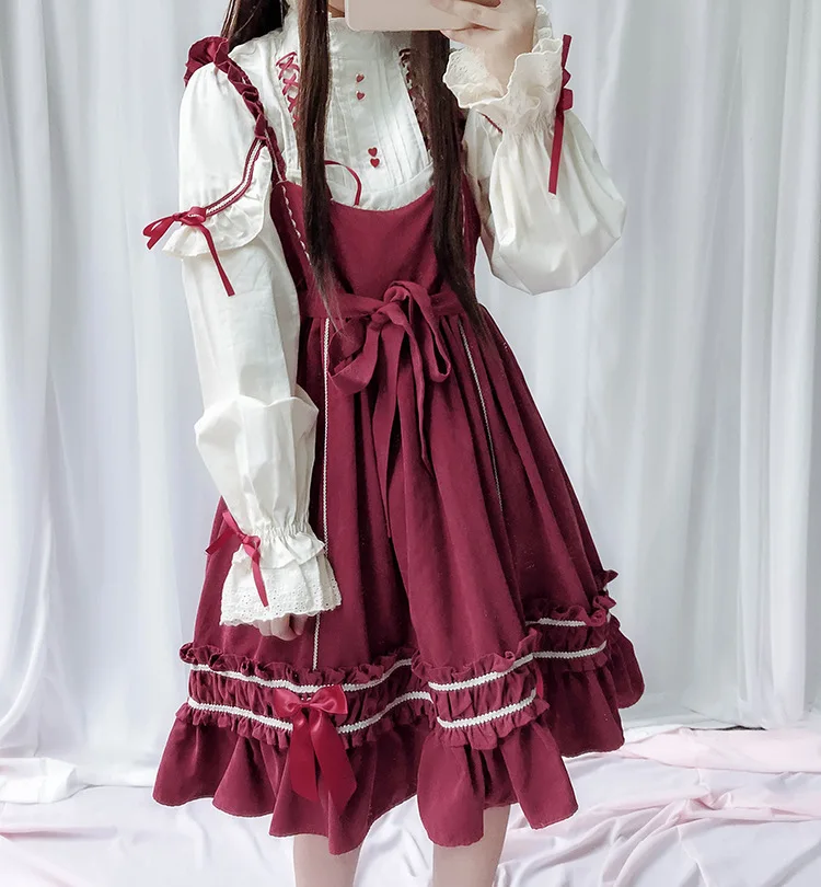 Женское платье в готическом стиле с высокой талией длинными рукавами и оборками