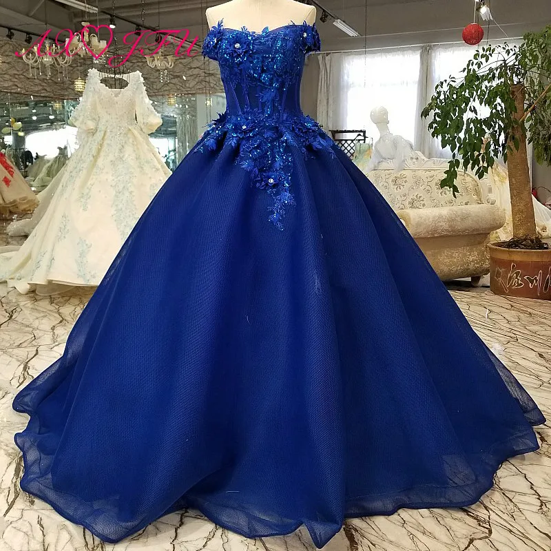 AXJFU Princess blue lace rose flower wedding dress luxury boat neck vintage illusion tail wedding dress xsys440
AXJFU Princess blue lace rose flower wedding dress luxury boat neck vintage illusion tail wedding dress xsys440