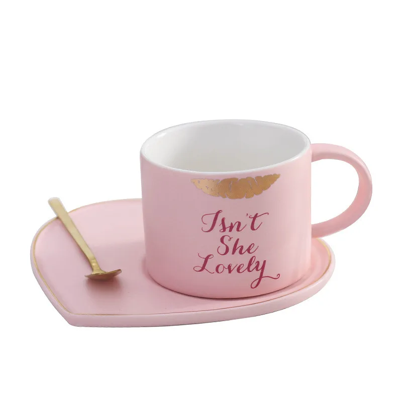 Creative Ceramic Coffee Mug Lovers Heart-shaped Coffee Cup With Gilt Spoon Tumbler Coffee Mugs For Milk Hot Water Cup Set Gift
Creative Ceramic Coffee Mug Lovers Heart-shaped Coffee Cup With Gilt Spoon Tumbler Coffee Mugs For Milk Hot Water Cup Set Gift