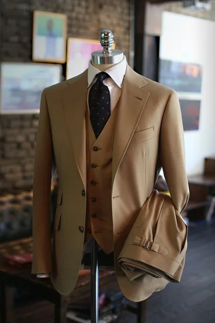 Business Custom Made Khaki Men Suit men Classic Groom Tuxedos Blazer Men Prom Mens suits Bridegroom (Jacket+Pant+Vest+Tie)
Business Custom Made Khaki Men Suit men Classic Groom Tuxedos Blazer Men Prom Mens suits Bridegroom (Jacket+Pant+Vest+Tie)