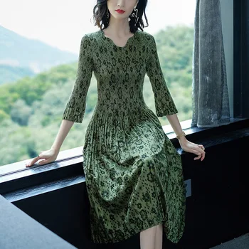 Miyatric fold women's dresses European and American temperament V-collar seven-point sleeves slim fit leopard dress summer
Miyatric fold women's dresses European and American temperament V-collar seven-point sleeves slim fit leopard dress summer