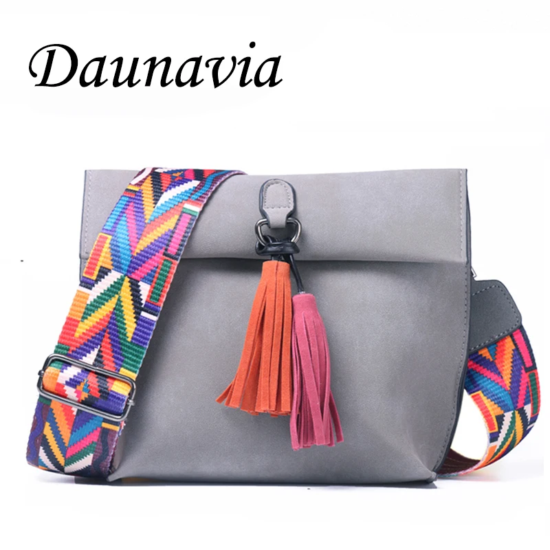DAUNAVIA Brand Women bags with colorful strap Women Messenger Bag Crossbody Bag tassel Shoulder Bags Female Designer Handbags
DAUNAVIA Brand Women bags with colorful strap Women Messenger Bag Crossbody Bag tassel Shoulder Bags Female Designer Handbags