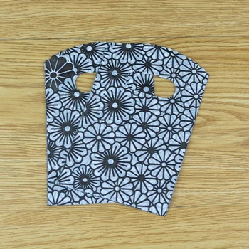 100pcs/lot 9x15cm black sunflower plastic bag jewelry small nuts packaging bag cute plastic gift bags shopping bags with handle
100pcs/lot 9x15cm black sunflower plastic bag jewelry small nuts packaging bag cute plastic gift bags shopping bags with handle