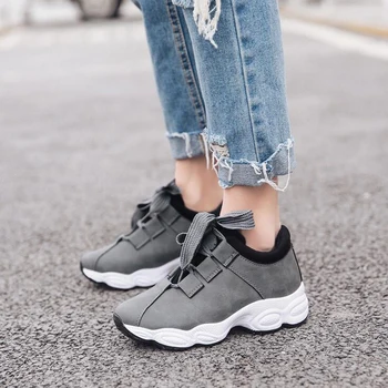 LEIXAG 2018 Original Breathable Sneakers Women Summer Springs Athletic Outdoor Sports Entertainment Shoes Women Running Shoes
LEIXAG 2018 Original Breathable Sneakers Women Summer Springs Athletic Outdoor Sports Entertainment Shoes Women Running Shoes