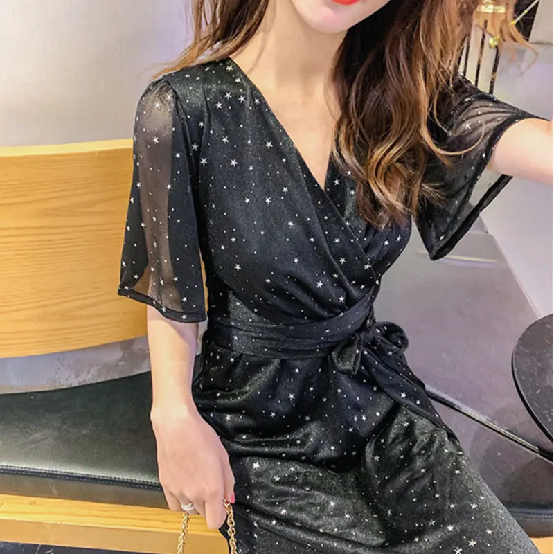 2019 New Summer Vintage Dress Women V-neck Tie With Star Pattern Long Dresses Female Harajuku Short Sleeve Beach Dress Women 47
2019 New Summer Vintage Dress Women V-neck Tie With Star Pattern Long Dresses Female Harajuku Short Sleeve Beach Dress Women 47