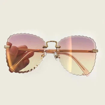 Brand Sunglasses Women Vintage Fashion Female Sun Glasses High Quality Rimless Gradient UV400 Lens with Packing Box Shades
Brand Sunglasses Women Vintage Fashion Female Sun Glasses High Quality Rimless Gradient UV400 Lens with Packing Box Shades